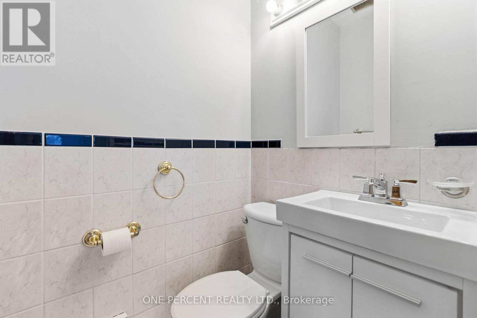 #1005 15 ELIZABETH STREET N - 23