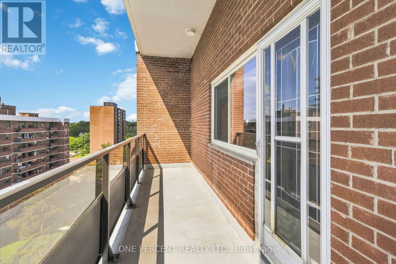 #1005 15 ELIZABETH STREET N - 25