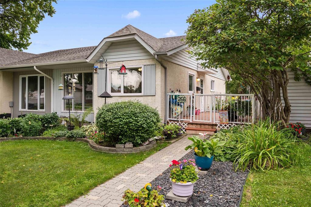 266 St Martin Boulevard, Winnipeg, Manitoba, R2C3X8, Winnipeg, Manitoba — photo 1 of 5