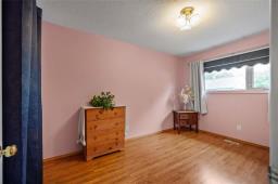 266 St Martin Boulevard, Winnipeg, MB R2C3X8 Photo 9