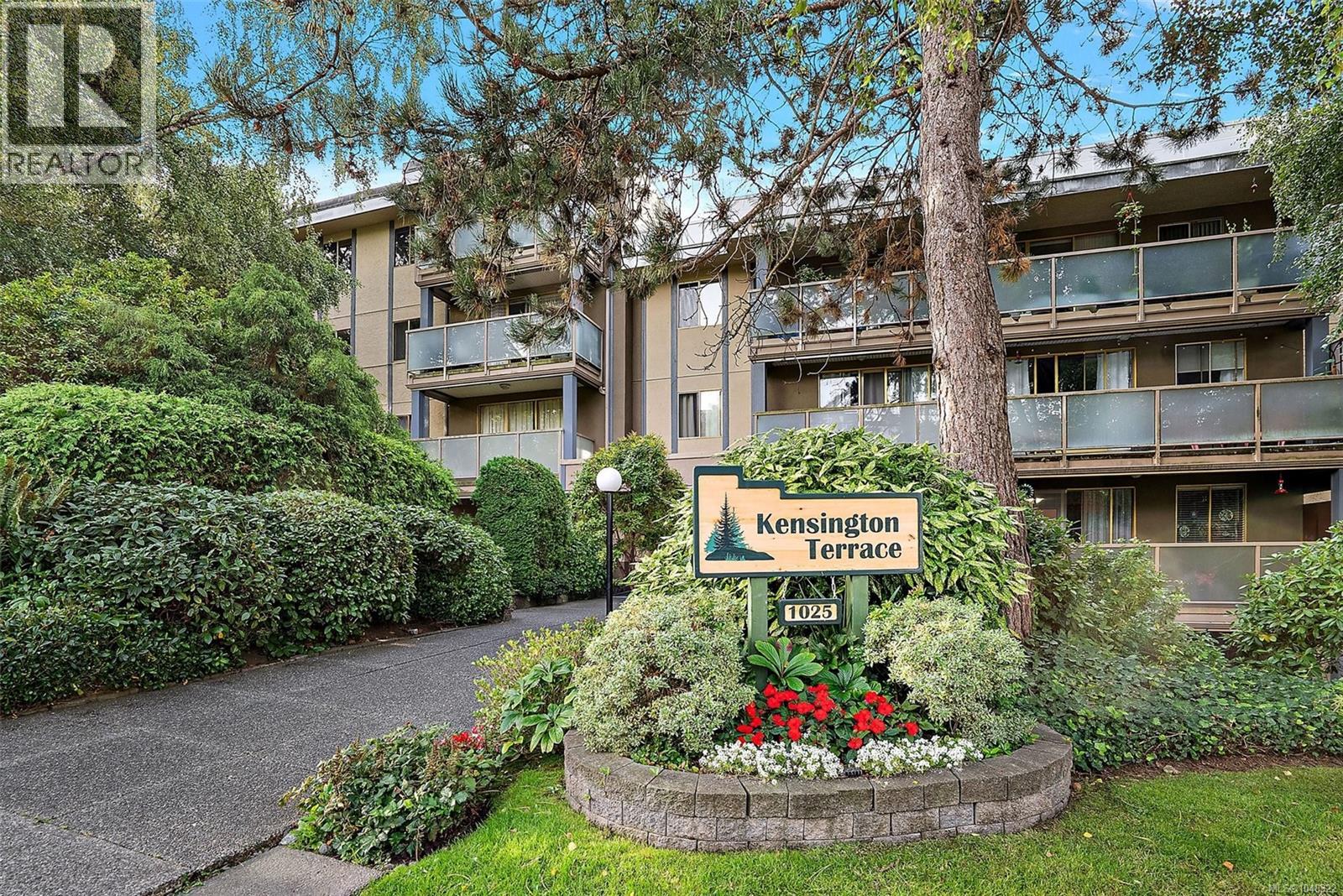 #124, 1025 Inverness Road, Saanich