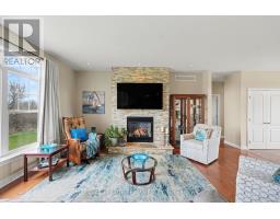 Sunroom - 10 Old Kingston Road, Rideau Lakes, ON K0G1L0 Photo 14