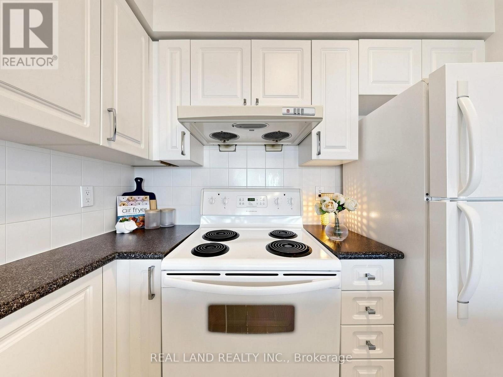 #805 60 BRIAN HARRISON WAY - 15