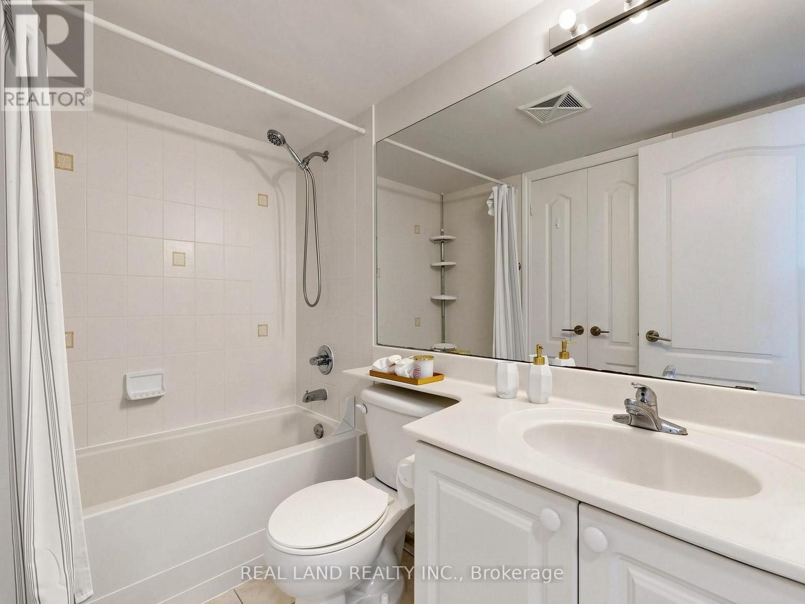 #805 60 BRIAN HARRISON WAY - 23