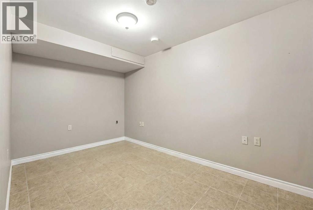 possible 5th bedroom- no closet