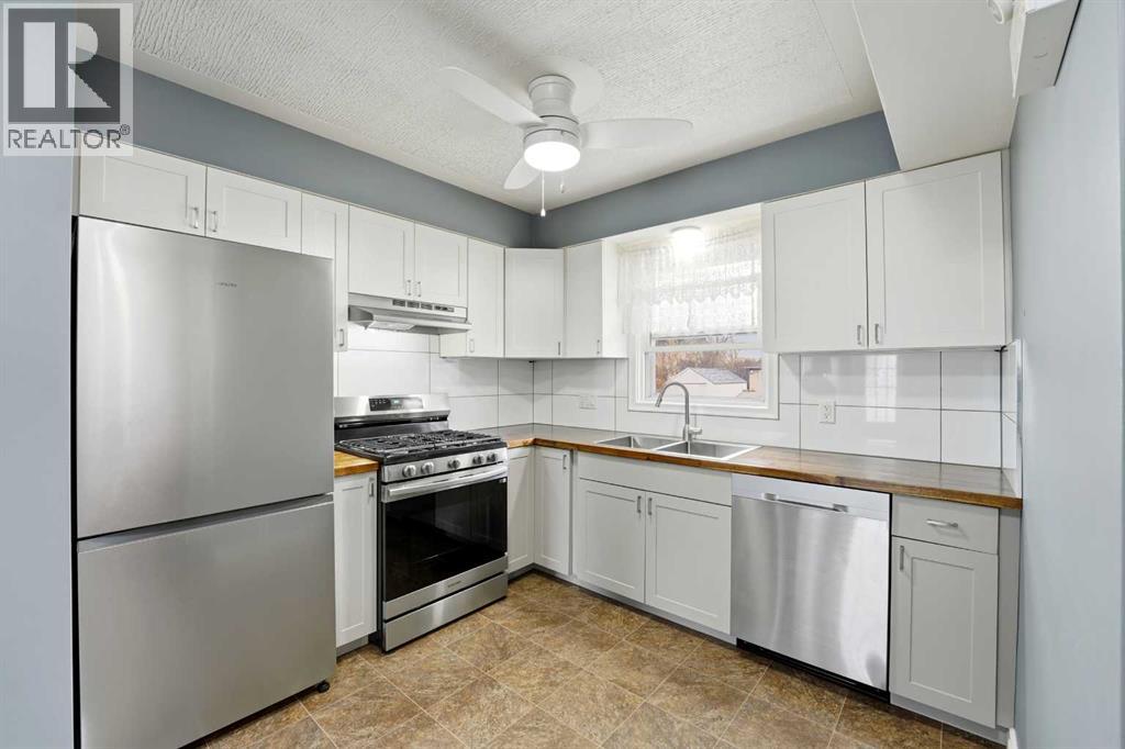 Listing photo – 4624 49 Street, Red Deer