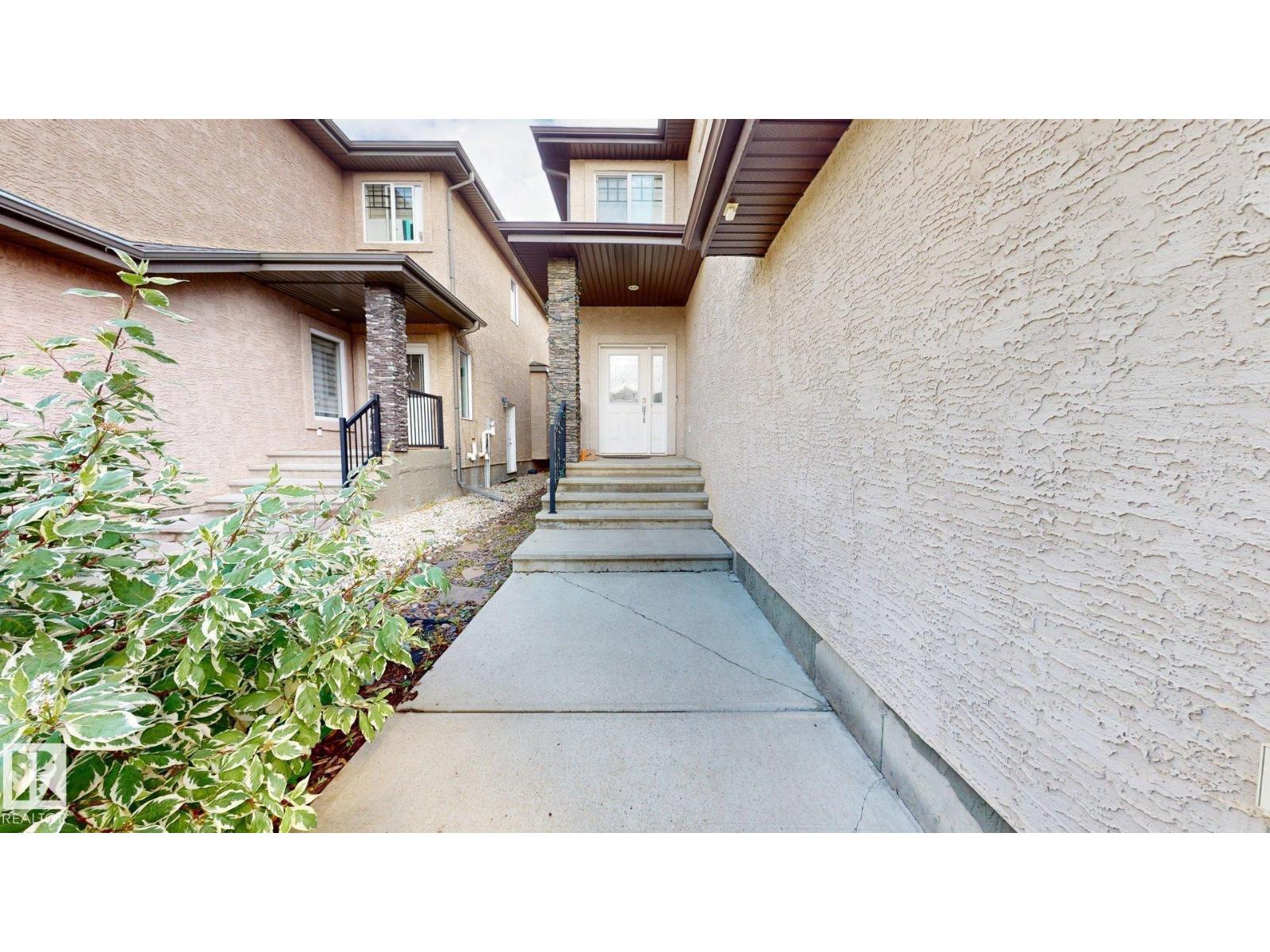 1232 CUNNINGHAM DR SW, Edmonton, Alberta, T6W0R6