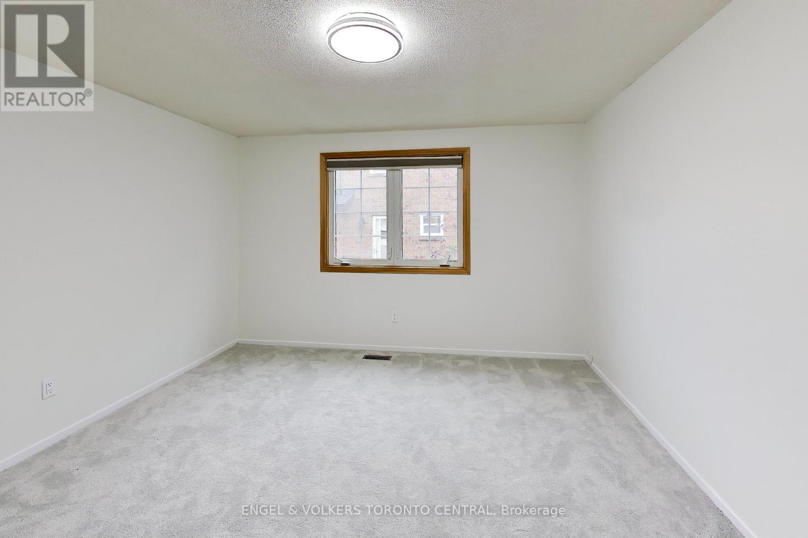68 HAWLEY CRESCENT - 12