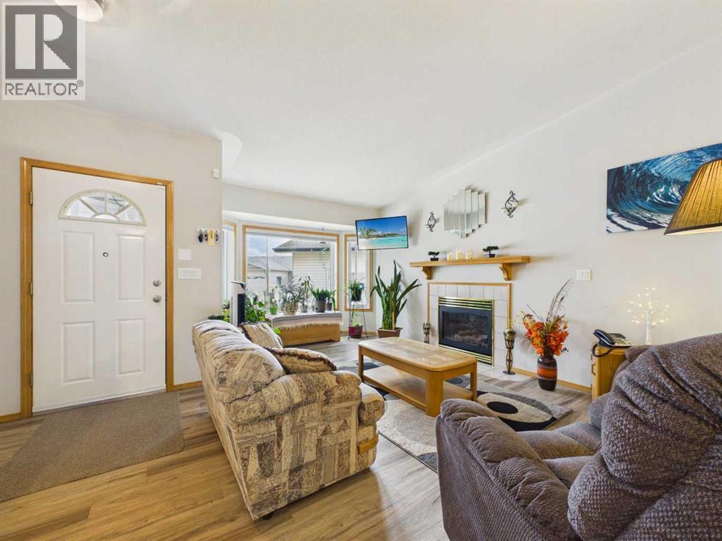 Listing photo – 13 Dunn Close, Red Deer