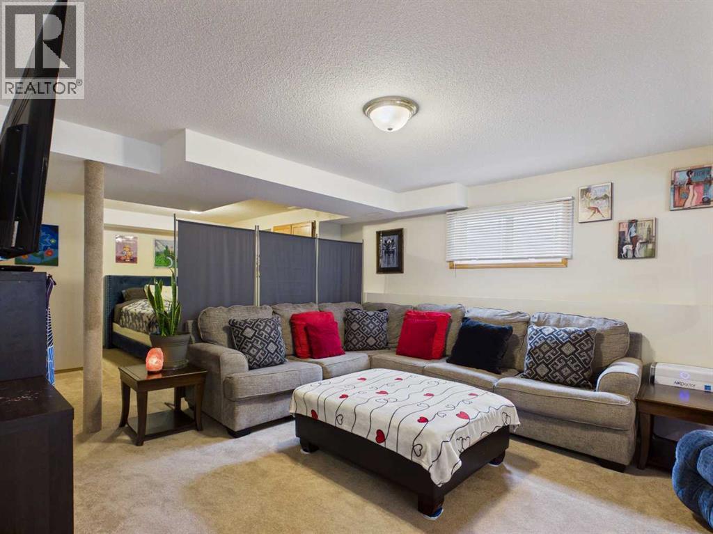 Listing photo – 13 Dunn Close, Red Deer