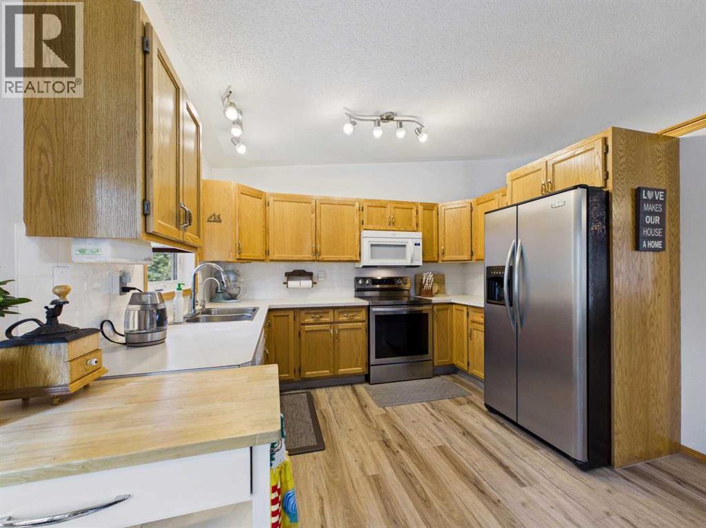 Listing photo – 13 Dunn Close, Red Deer