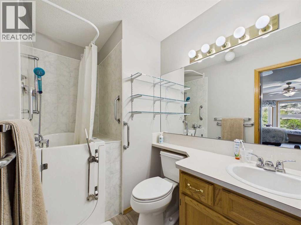 Listing photo – 13 Dunn Close, Red Deer