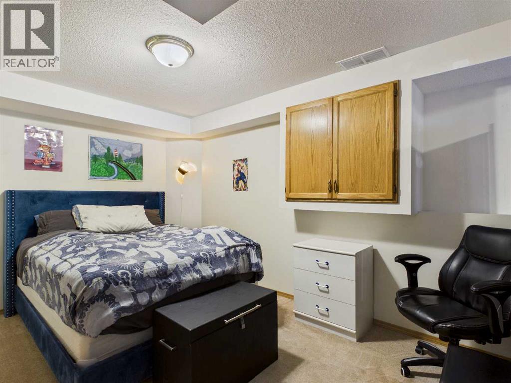 Listing photo – 13 Dunn Close, Red Deer
