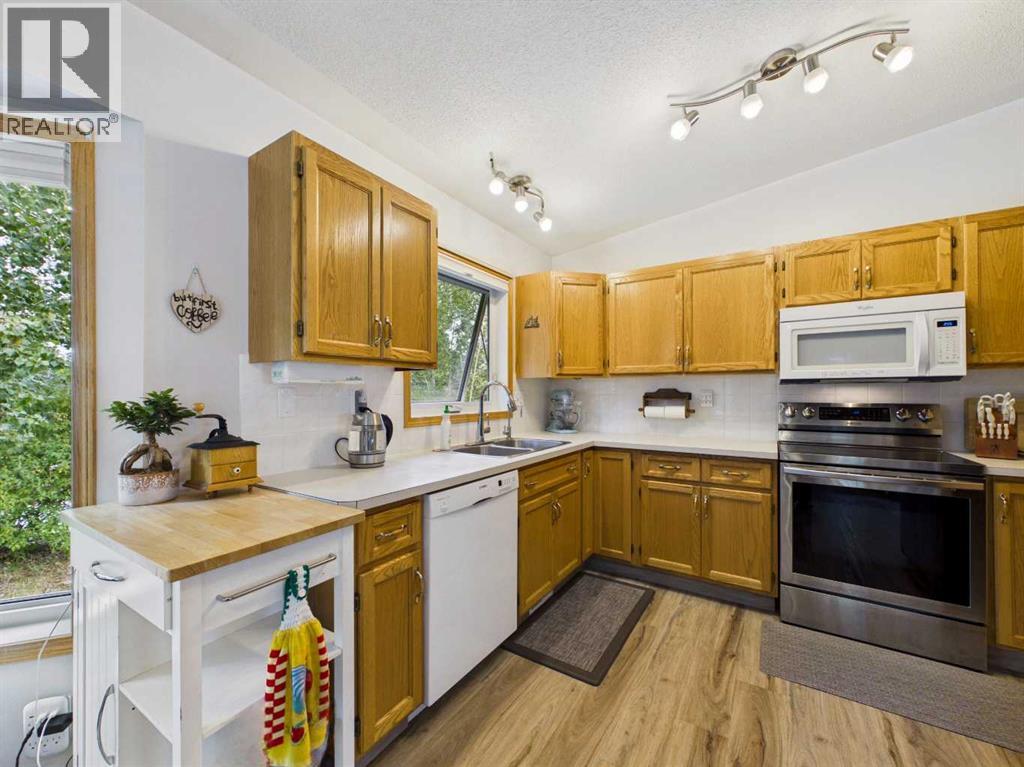 Listing photo – 13 Dunn Close, Red Deer