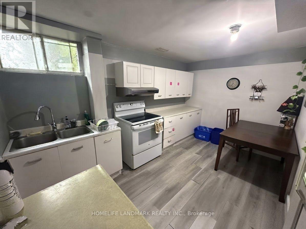 45 West Park Avenue, Hamilton (Ainslie Wood), Ontario, L8S3M4, Hamilton (Ainslie Wood), Ontario — photo 3 of 5