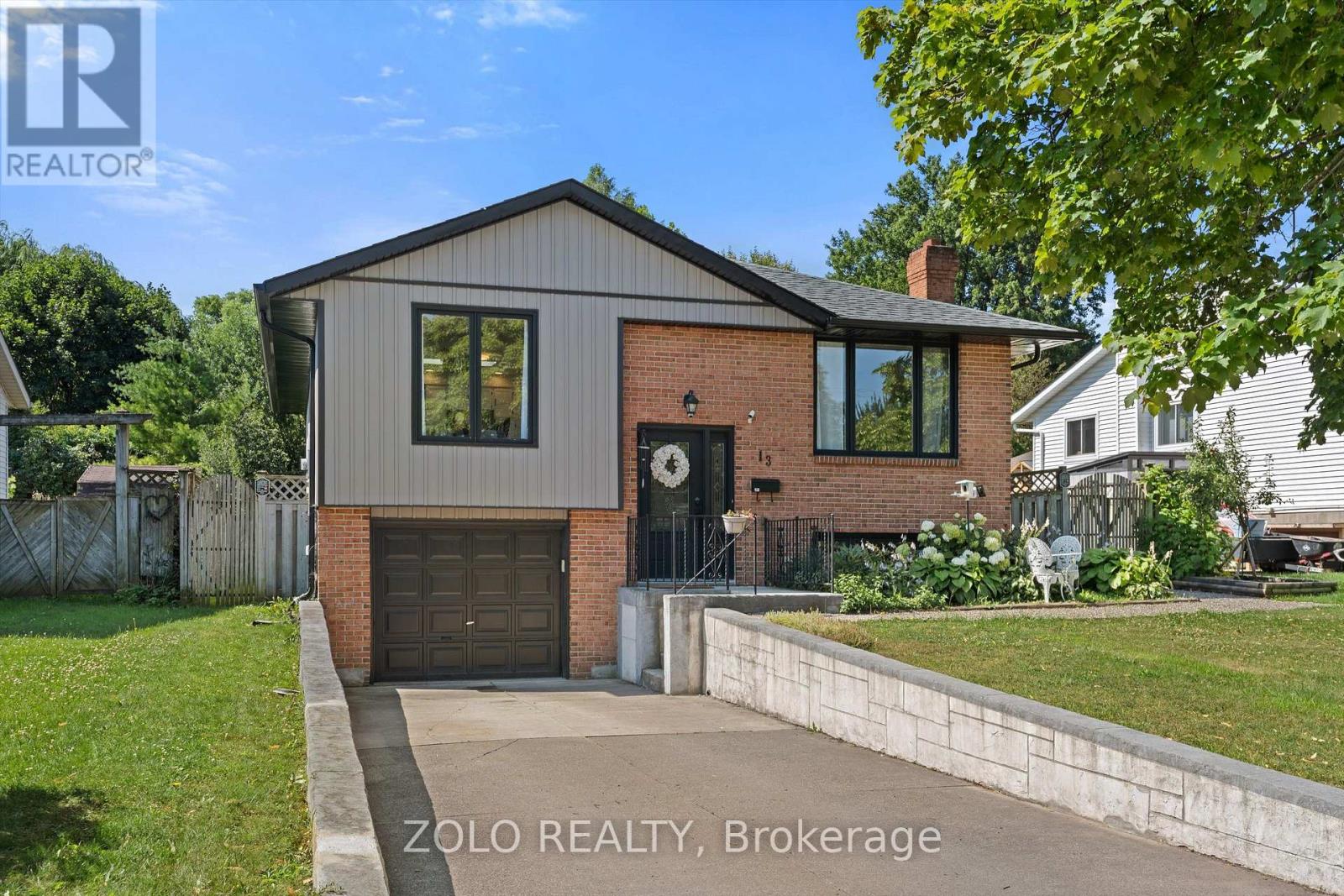 13 Cowan Drive, Thorold (Allanburg/Thorold South), Ontario, L2V4Y8, Thorold (Allanburg/Thorold South), Ontario — photo 2 of 5