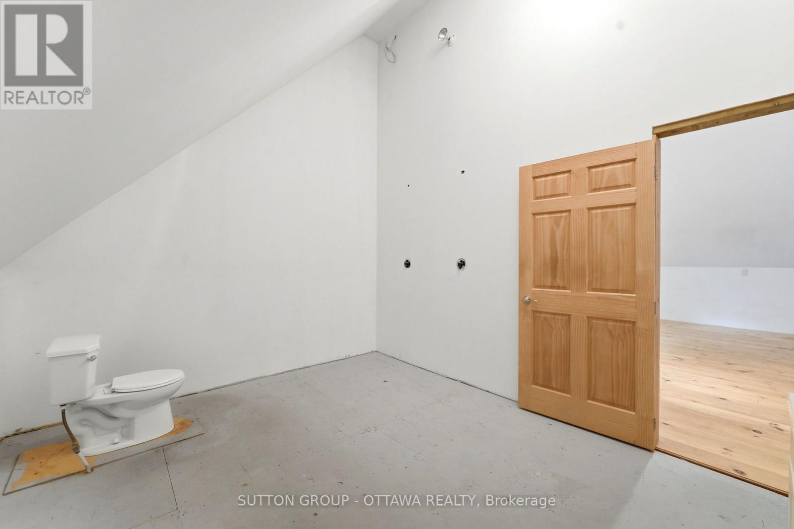 1715 CARSONBY ROAD E - Image 39