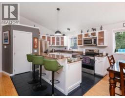 3pc Ensuite bath - 25 Blaker Place, Whitehorse, YT Y1A6R9 Photo 8