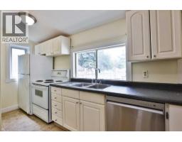 318 16 Street N - photo 9