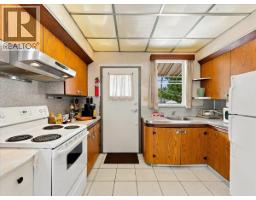 2206 E 8th Avenue, Vancouver, BC V5N1V5 Photo 13
