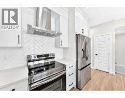 1069 Bayview Crescent SW - photo 9