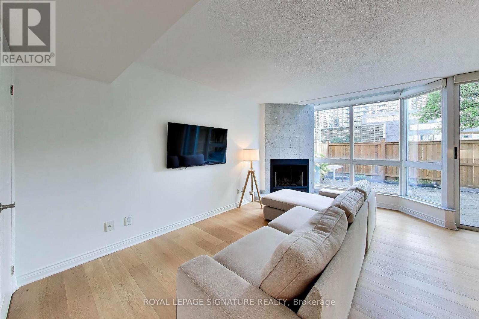 #TH5 11 Broadway Avenue, Toronto (Mount Pleasant West), Ontario, M4P1T7, Toronto (Mount Pleasant West), Ontario — photo 5 of 5