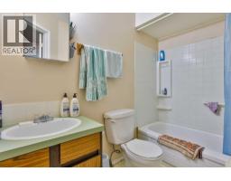 1717 St Edward Boulevard N, Lethbridge, AB T1H1X2 Photo 9
