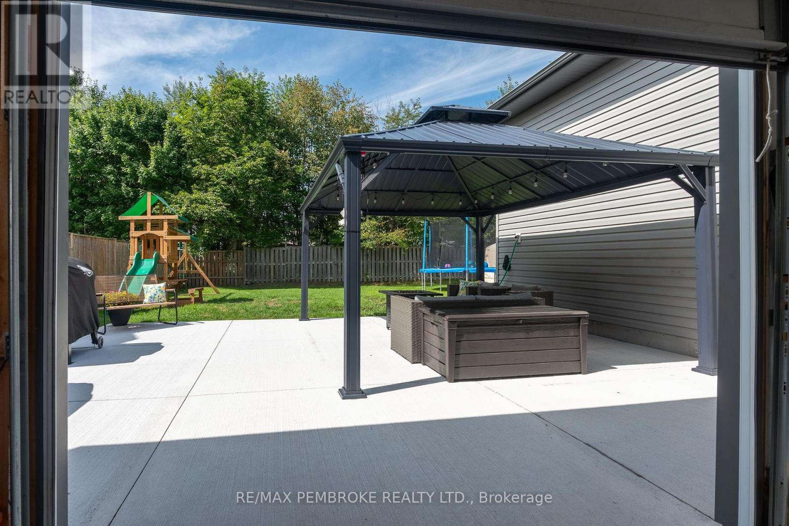 521 GARDNER CRESCENT - 37