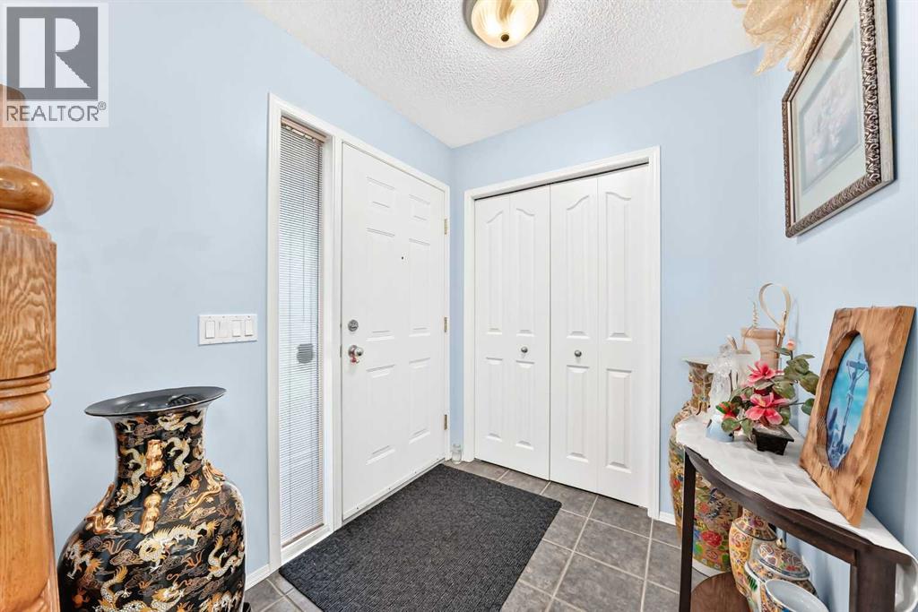 207 Bridlewood Road SW - 3