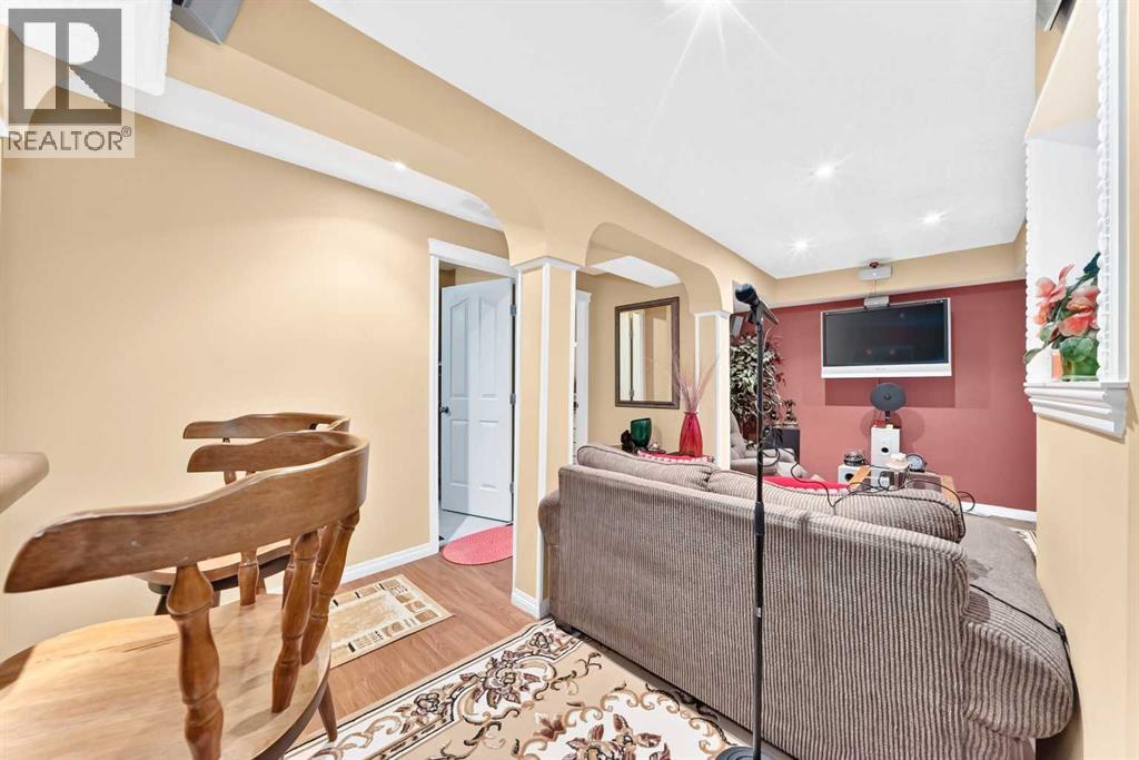 207 Bridlewood Road SW - 28