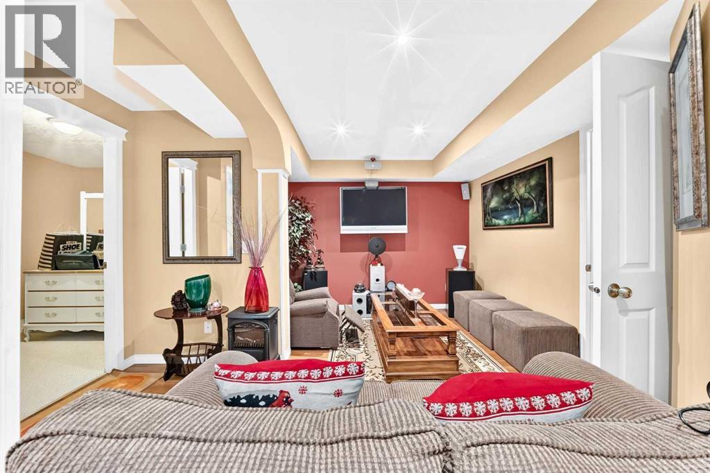 207 Bridlewood Road SW - 27