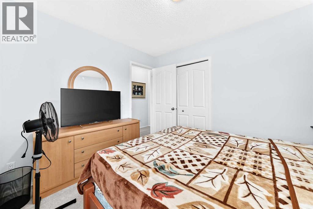 207 Bridlewood Road SW - 23