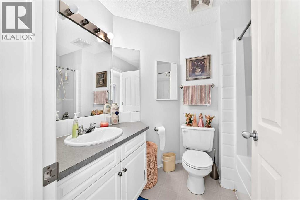 207 Bridlewood Road SW - 18