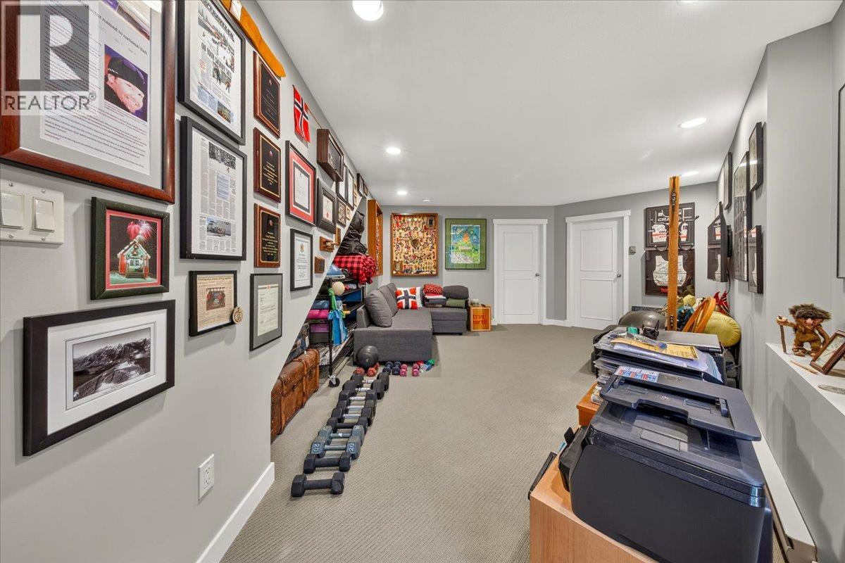 1941 GREYWOLF Drive - Image 37