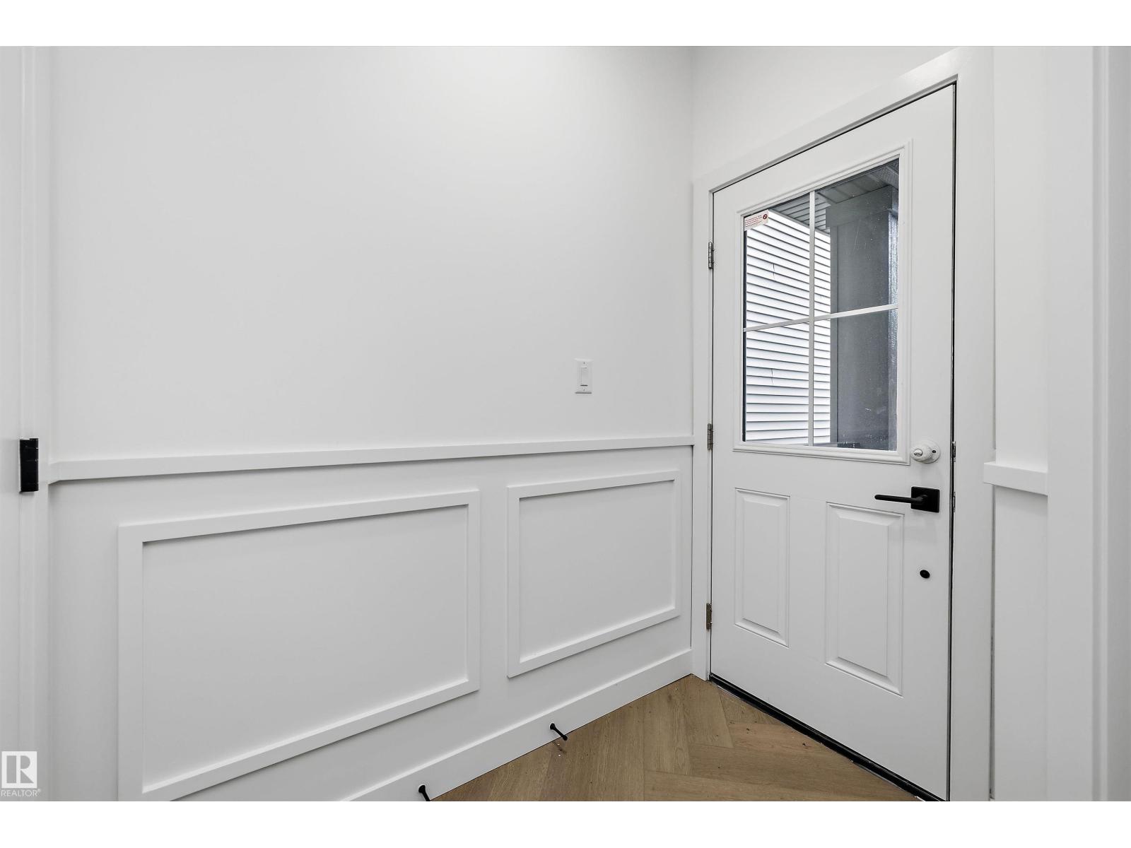 1776 Crossbill LO NW - 2
