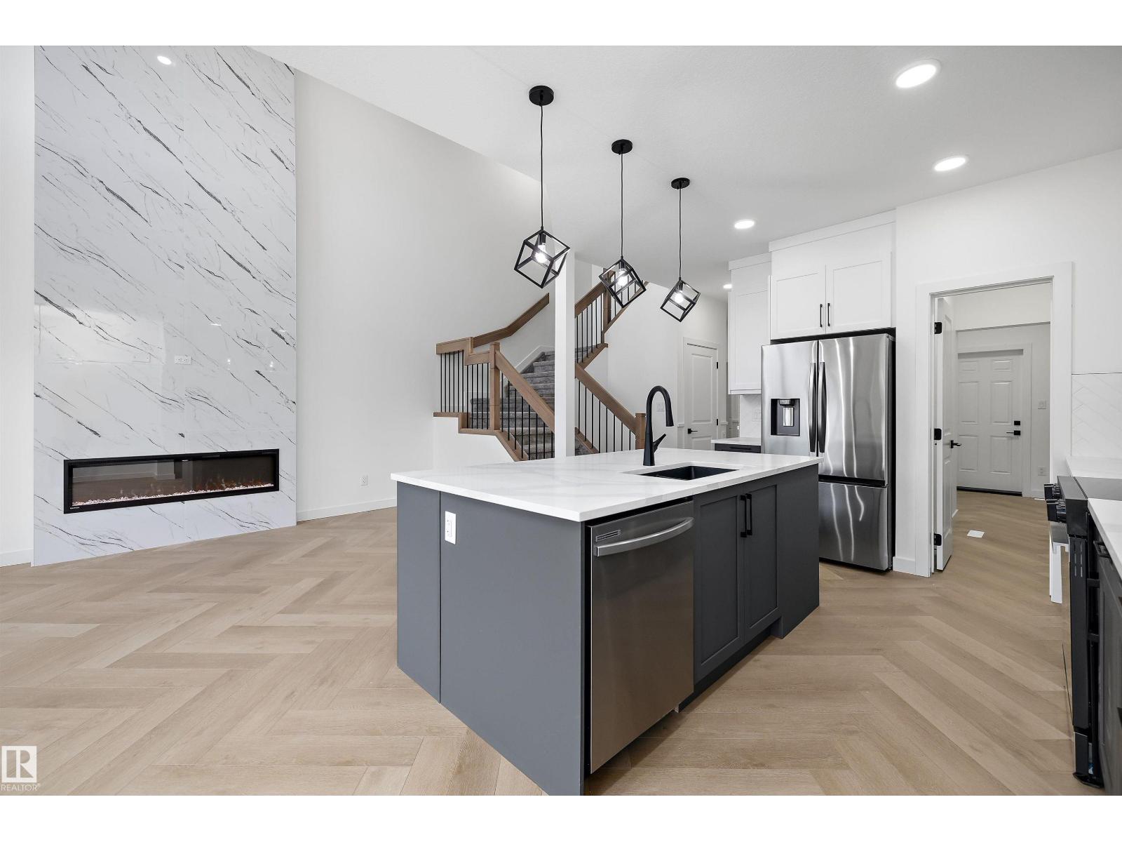 1776 Crossbill LO NW - 9