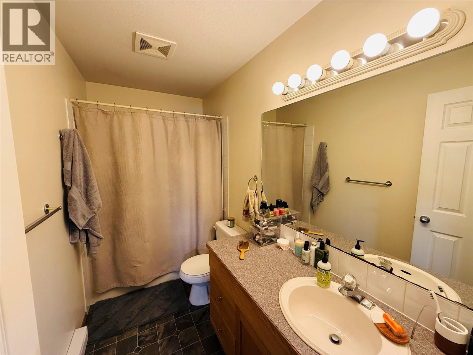 7506 COLUMBIA Avenue, Radium Hot Springs