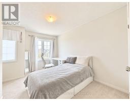 2339 Dress Circle Crescent, Oshawa, ON L1L0L8 Photo 10