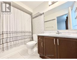 2339 Dress Circle Crescent, Oshawa, ON L1L0L8 Photo 13