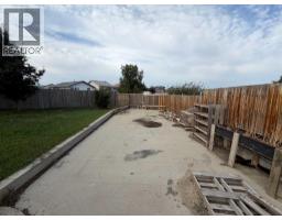 4pc Bathroom - 24 Pleasant Park Court W, Brooks, AB T1R1H3 Photo 8