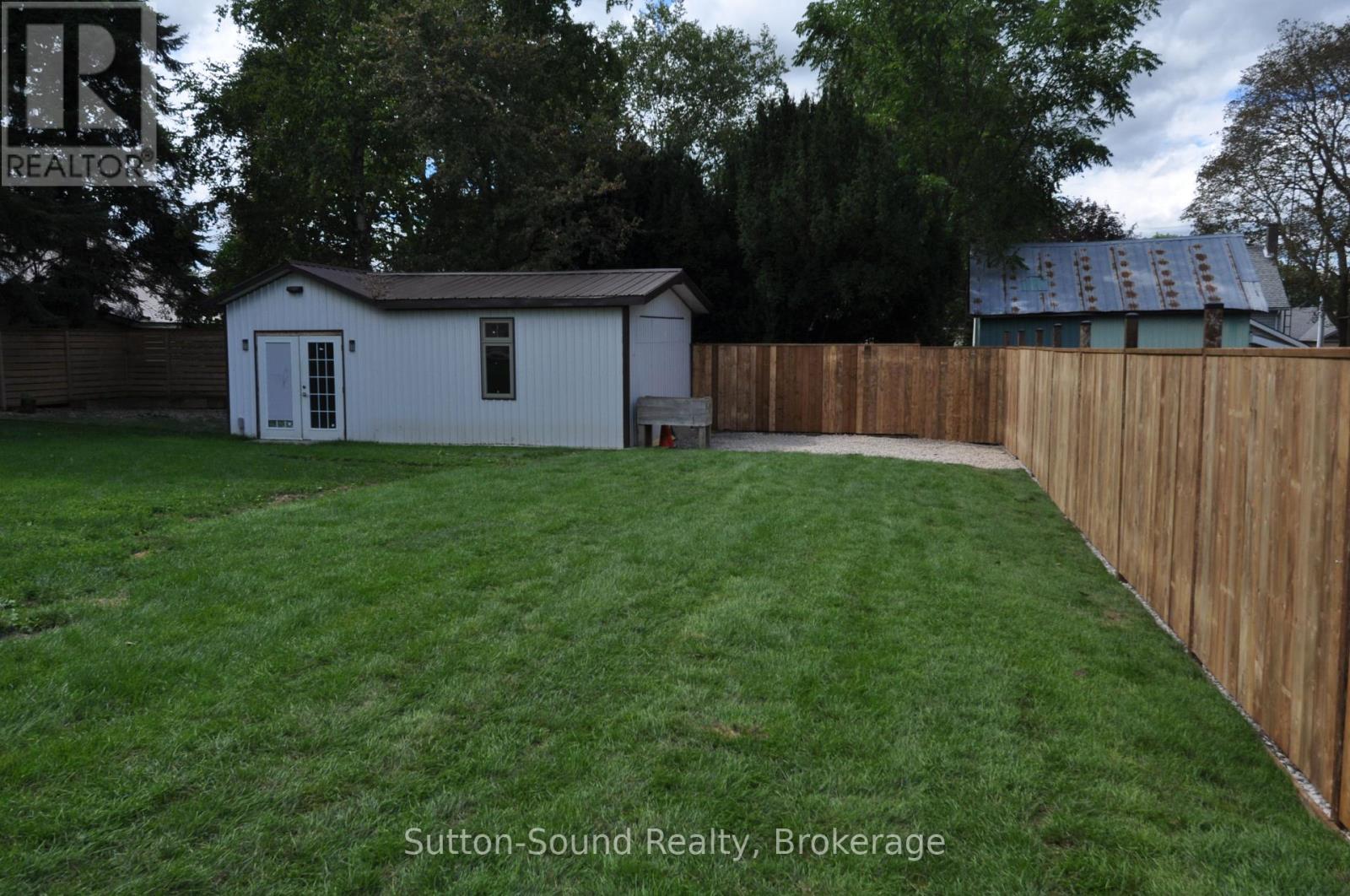 10 BROWNLEE STREET S - Image 44