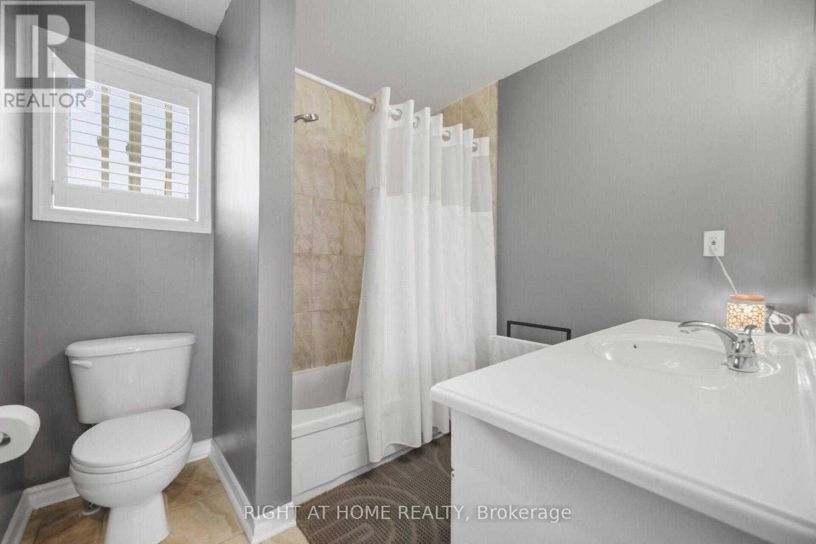 475 COLLIS COURT - 23