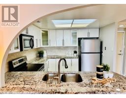 402 - 7601 Bathurst Street, Vaughan, ON L4J4H5 Photo 10