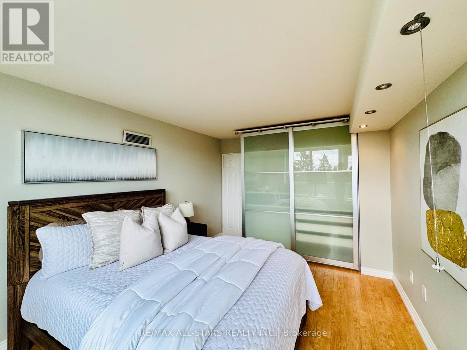 402 - 7601 BATHURST STREET, Vaughan (Crestwood-Springfarm-Yorkhill) — photo 4