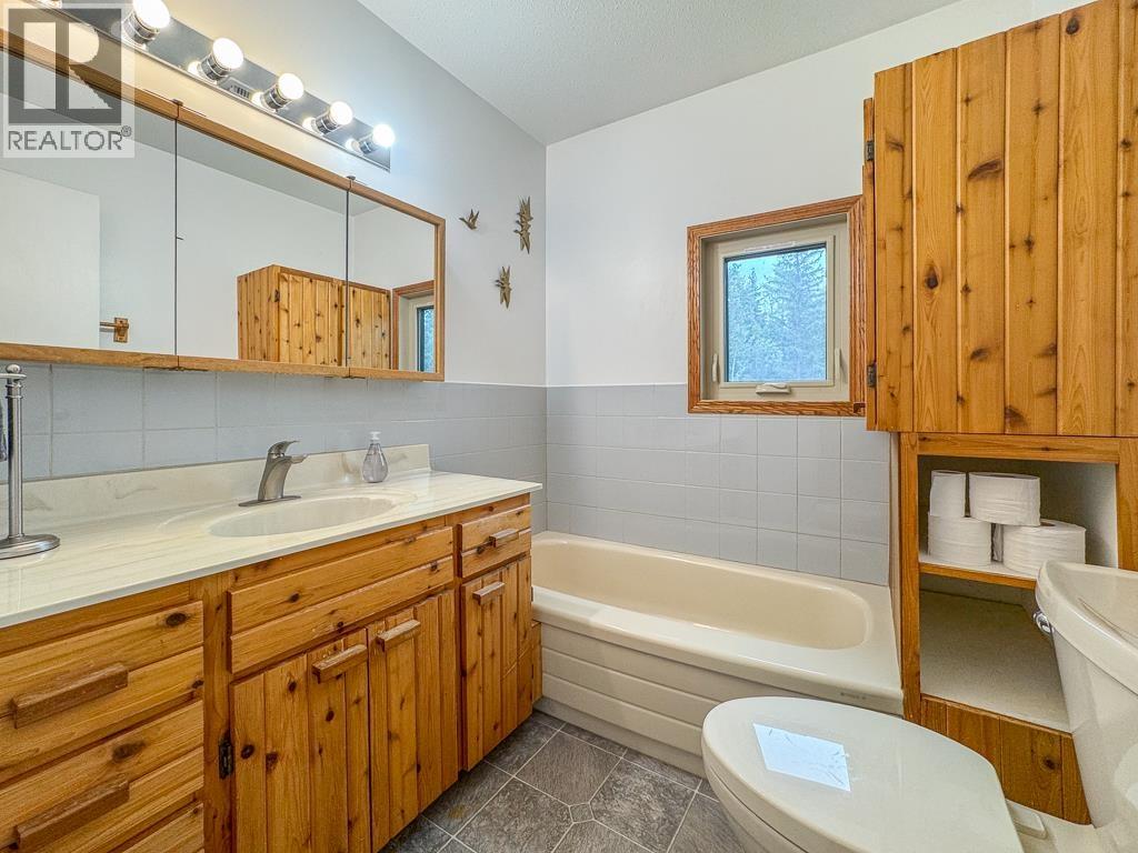 1705 MILLAR Road, Smithers
