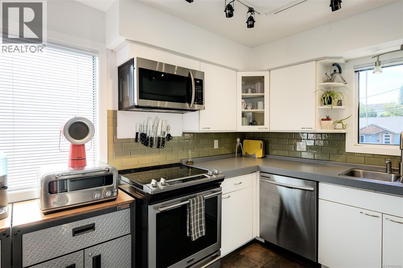1 132 Michigan St, Victoria