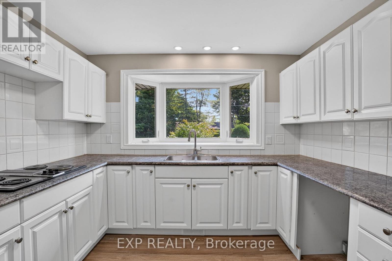 3 Bed, 1 Bath House for Rent in Ottawa – 137 GRENFELL CRESCENT, Ottawa – MLS# X13750376 - Image 13