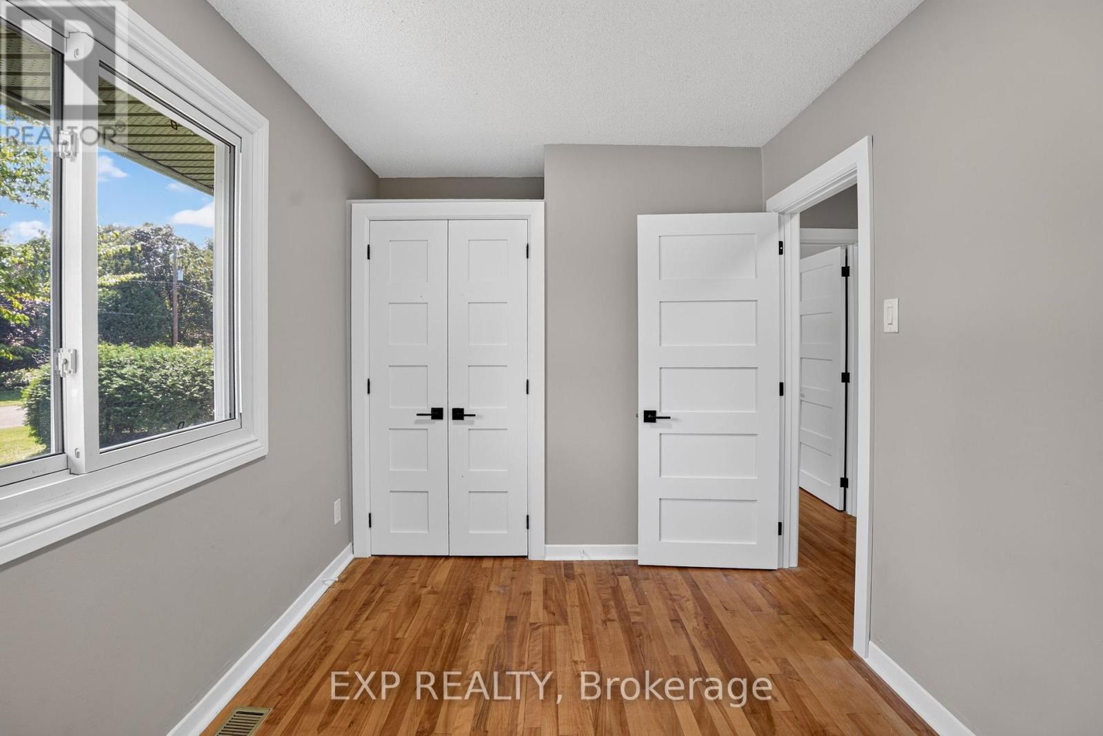 3 Bed, 1 Bath House for Rent in Ottawa – 137 GRENFELL CRESCENT, Ottawa – MLS# X13750376 - Image 24