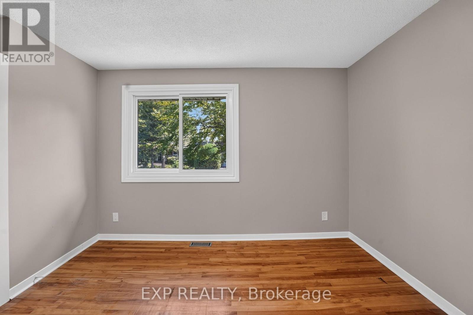 3 Bed, 1 Bath House for Rent in Ottawa – 137 GRENFELL CRESCENT, Ottawa – MLS# X13750376 - Image 27