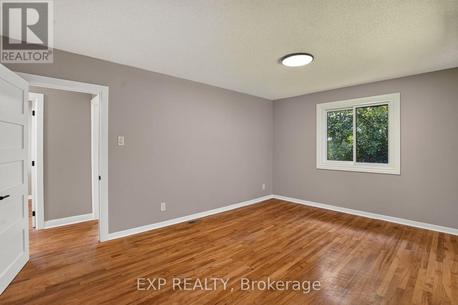 3 Bed, 1 Bath House for Rent in Ottawa – 137 GRENFELL CRESCENT, Ottawa – MLS# X13750376 - Image 33